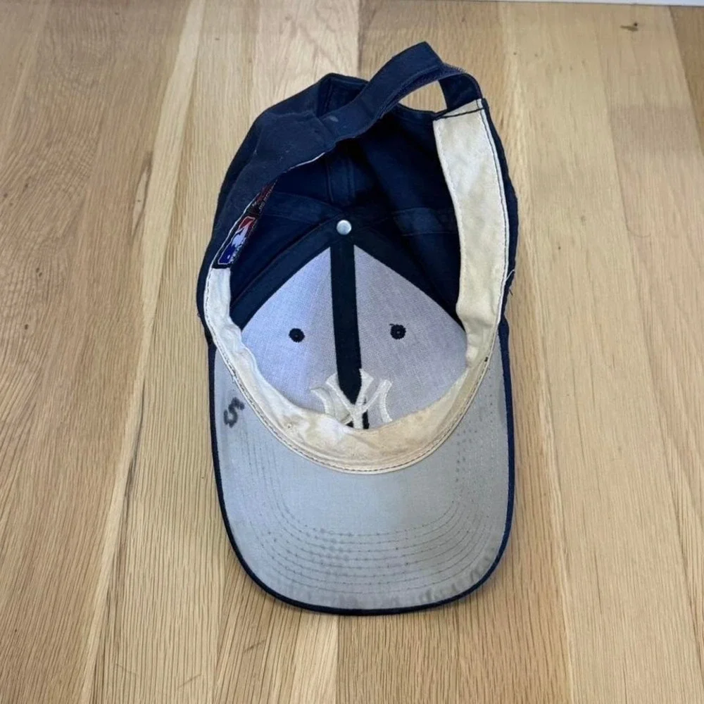 Vintage New York Yankees Navy MLB Dad Hat Adjustable Strap